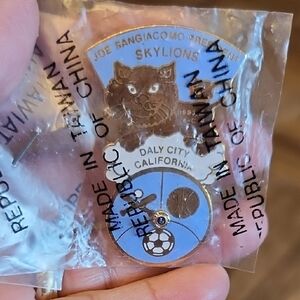 Lions Club Daly City 4C4 1983-84 Joe Sangiacomo President Souvenir Trading Pin